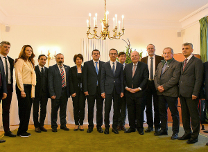 Азербайджан хочет оборвать единственную и последнюю связь с внешним миром, тем самым задушив Арцах: президент Арцаха – членам Сената Франции