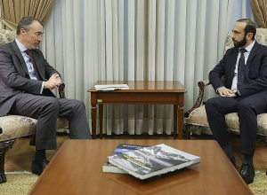 Провокационные действия Азербайджана ведут к обострению ситуации с безопасностью: Мирзоян – Клаару