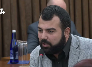 Это учреждение некомпетентно, не спите сегодня вечером, идите и посмотрите, в каком состоянии находится город