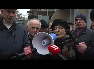 Արցախում վերջացել կամ սպառվելու վրա են առաջին անհրաժեշտության ապրանքներ ու դեղամիջոցներ․ Ակցիա ՄԱԿ-ի գրասենյակի դիմաց