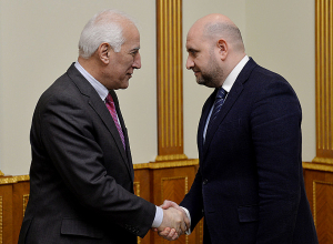 Действия Центрального банка были очень адекватными: Ваагн Хачатурян – Мартину Галстяну