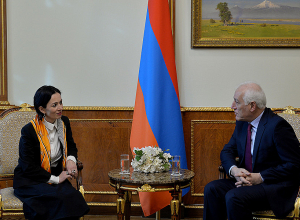 Ваагн Хачатурян принял министра ОНКС Жанну Андреасян