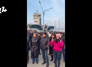 «Путин, держи слово». արցախցիները երթով հասել են օդանավակայան