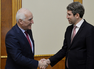 Ваагн Хачатурян принял министра юстиции Григора Минасяна