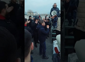 Пока мы не поговорим с Волковым, не откроется дорога, мы не уйдём: арцахцы