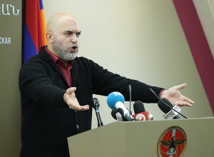 Ձերբակալում են Արմեն Աշոտյանին․ Փաստաբան