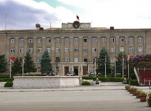 Премьер-министр утвердил состав рабочей группы, созданной по урегулированию гуманитарного кризиса в НК