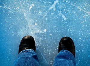 Լոռու մարզային փրկարարական վարչություններ ահազանգեր են ստացվել սառցալեզվակների և շքամուտքի երեսպատման սալիկների ապամոնտաժման վերաբերյալ