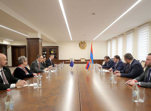 Папикян принял Клаара