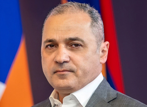 Դատախազությունը պահանջում է ԱԺ նախկին պատգամավոր Վահե Հակոբյանից հօգուտ ՀՀ-ի բռնագանձել 12 անշարժ և շարժական գույքեր, շուրջ 21 միլիոն ԱՄՆ դոլար