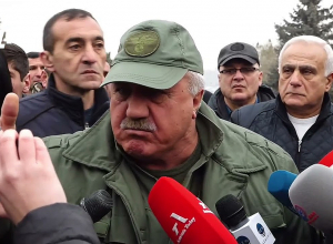 Ինձ չի թվում, որ Լաչինն առանց ռուսների է փակվել. Սասուն Միքայելյան