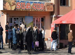 Саакашвили продемонстрировал своё измождённое тело на заседании суда