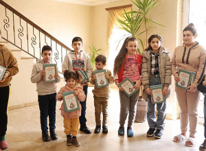 Արմեն Սարգսյանի և Նունե Սարգսյանի անունից գրքեր են նվիրվել Երևանում ապաստանած արցախցի մի խումբ երեխաների