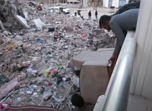 Թուրքերը վտանգում են կյանքը` իրերը փրկելու համար