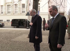 Վարչապետը Բեռլինում ծաղիկներ է խոնարհել Հայոց ցեղասպանության զոհերի հիշատակը հավերժացնող խաչքարի մոտ