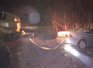 Աղվանի-Տաթև ավտոճանապարհին «Mercedes-Benz» -ը դուրս է եկել  երթևեկելի հատվածից և կախվել ձորը