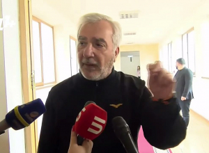 Вместо того, чтобы писать красивые статусы, пусть Тигран Абрамян приходит и участвует в работах: А. Кочарян