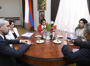 ՀՀ վարչապետի տիկինն ընդունել է երգիչ Բարսեղ Թումանյանին և Վիեննայի Բեթհովեն կոնսերվատորիայի տնօրեն Սիրանուշ Գալոյանին