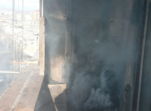 Երևանի Չեխովի փողոցի բնակարաններից մեկում հրդեհ է բռնկվել․ դեպքի վայրում է  երկու մարտական հաշվարկ