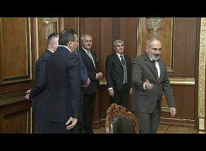 Վարչապետը հանդիպում է ունեցել արտախորհրդարանական քաղաքական ուժերի ներկայացուցիչների հետ