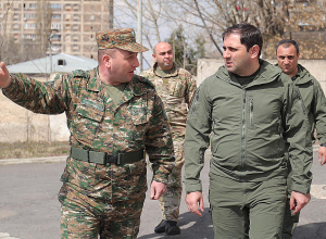 Պապիկյանն այցելել է ծառայող կանանց ուսումնական կենտրոնի համար նախատեսված N զորամասի տարածք