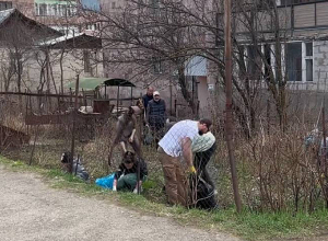 Դիլիջանում ռելոկանտներն աղբ են հավաքում․ նախաձեռնությանն է միացել նաև Նիկոլ Փաշինյանը