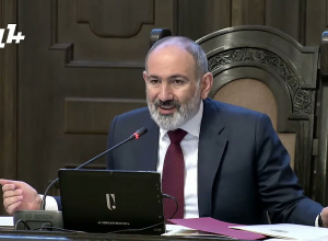 Один дал фасоль, другой - рис, принёс картину Леонардо да Винчи и повесил её в учительской: Пашинян