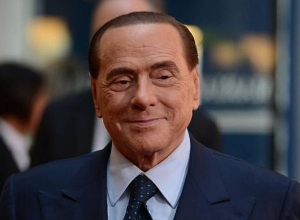 Берлускони получает лечение в отделении интенсивной терапии