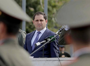 Министр обороны РА отбыл в Брюссель