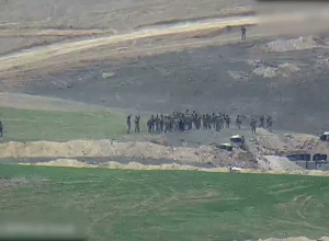 ՀՀ ՊՆ տեսանյութ է տարածել եւ պնդում, որ երեւում է ինչպես է Ադրբեջանի ԶՈւ-ն կրակ բացում