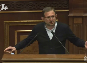 Со вчерашнего дня к НС привезли 4 автобуса с полицейскими: Гегам Манукян – заместителю министра внутренних дел