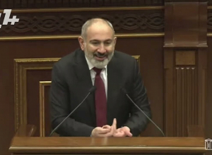 Կենտրոնում երեք սենյակ ունի եւ նպաստ է ուզում, կներեք ինքը միլիոնատեր է․ Փաշինյան