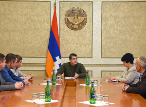 Президент Арутюнян принял членов антикризисного совета