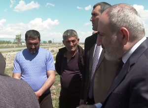 Կոնյակի սորտի խաղողը փոխեք գինու սորտի․ Փաշինյանը չնախատեսված կանգառներ է ունեցել Նոր Կեսարիայում