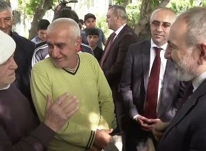 Վարչապետը Խոյ համայնքում ծանոթացել է Քաղաքացիների սպասարկման գրասենյակի գործունեությանը