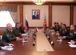 Командующий миротворческим контингентом РФ в Арцахе встретился с министром обороны Азербайджана
