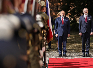 В Праге состоялась официальная церемония встречи премьер-министра РА