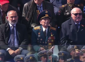 Премьер-министр принял участие в военном параде, посвященном Победе в Великой Отечественной войне, в Москве