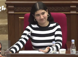 Дочь Пашиняна также участвует в прослушиваниях вместе с другими учениками