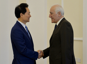 Ваагн Хачатурян принял специального представителя президента Республики Корея Чан Сон Мина