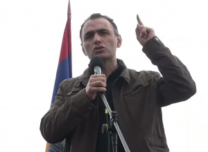 Այս ճանապարհը չբացեք, ուժով ենք բացելու. Ավետիք Չալաբյան