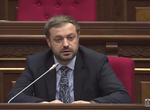 Геворг Папоян спросил премьер-министра, что будет, если Армения откажется от мирной повестки?