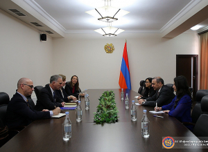 Секретарь СБ представил Боно позицию армянской стороны в урегулировании армяно-азербайджанских отношений