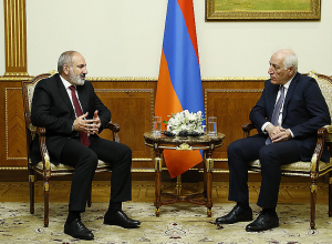 Премьер-министр Пашинян провёл встречу с президентом Хачатуряном