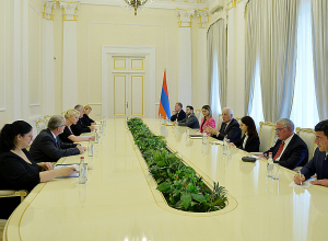 Վահագն Խաչատուրյանն ընդունել է Սլովենիայի խորհրդարանի նախագահ Ուրշկա Կլակոչար Զուպանչիչին