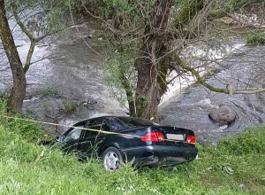 Դիլիջան-Իջևան ավտոճանապարհին ավտոմեքենան ընկել է գետը