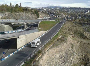 Ժամանակավորապես կդադարեցվի Սարալանջի փողոցից դեպի Նորք- Մարաշ՝ մինչեւ Տիգրան Մեծ ձգվող փողոցի երկկողմանի երթեւեկությունը