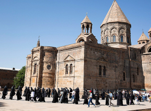 Հունիսի 6-ին Հայաստանյայց Առաքելական Սուրբ Եկեղեցին տոնեց Սուրբ Գայանյանց կույսերի հիշատակը