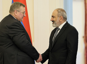 Փաշինյանը և Օվերչուկը քննարկել են երկաթուղային հաղորդակցության վերականգնմանը, սահմանային ու մաքսային հսկողության իրականացմանը վերաբերող հարցեր