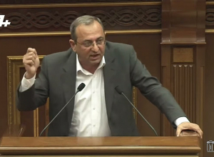 Տո իշխանությունն էլ ձեզ,էտ աթոռներն էլ ձեզ, նստեք 100 տարի, բայց ապահովեք անվտանգ պետություն․․․․